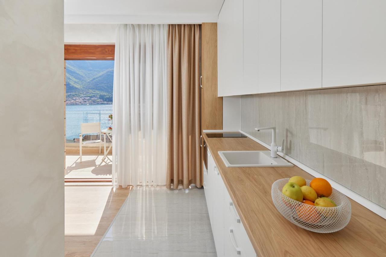 Apartment Noa With Sea View Kotor Exterior foto